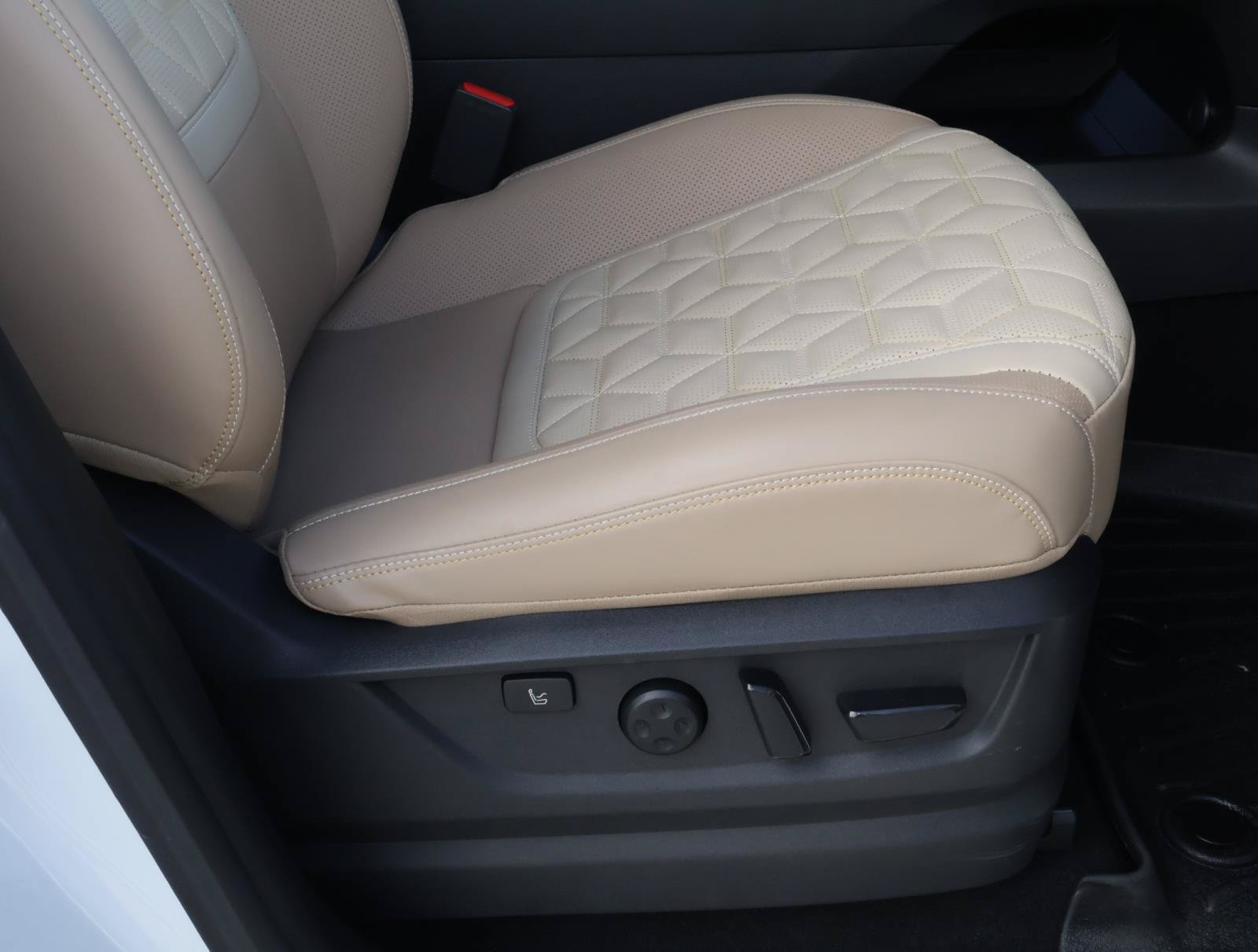 Used 2025 Nissan Armada Platinum Reserve RWD image 20