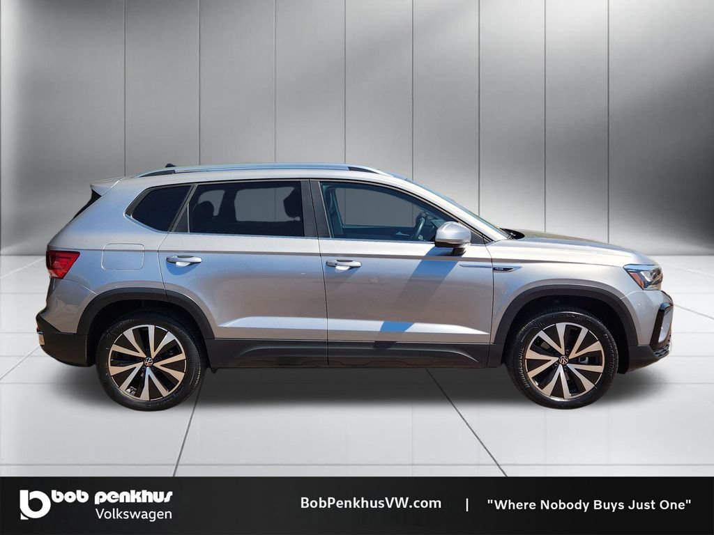Used 2023 Volkswagen Taos SE w/ Panoramic Sunroof Package AWD/4WD image 24