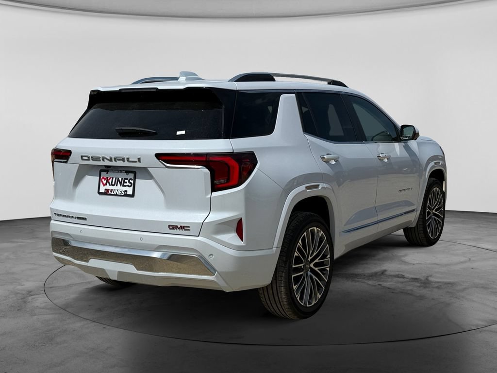 New 2027 GMC Terrain Denali w/ LPO, Black Badging Package AWD/4WD image 8