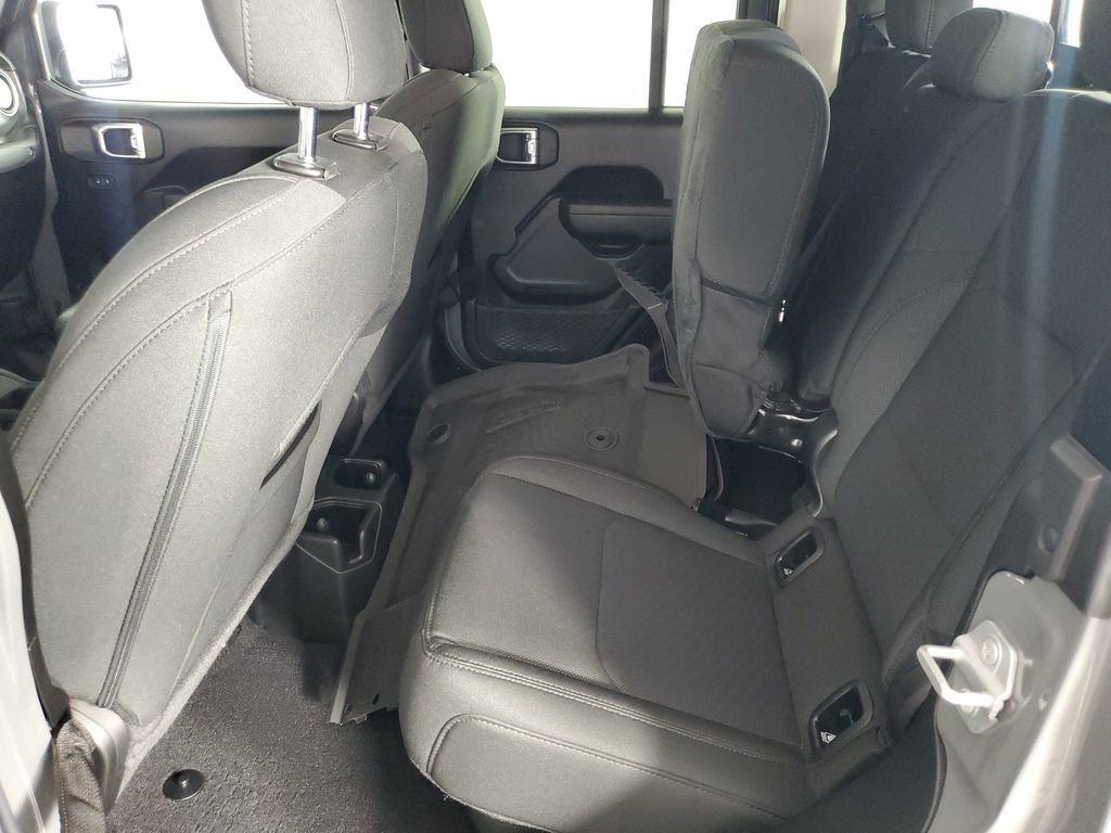 Used 2023 Jeep Gladiator Willys image 13