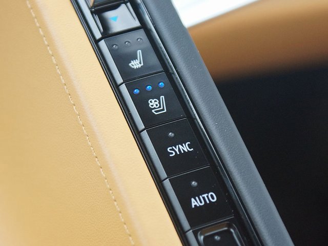 New 2025 Chevrolet Corvette E-Ray image 9