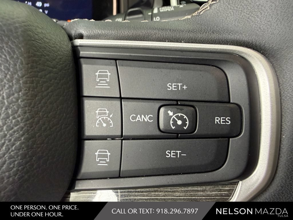 Used 2022 Jeep Wagoneer Series III w/ Premium Group I AWD/4WD image 27