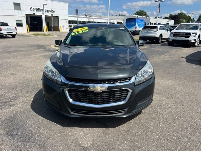 Used 2016 Chevrolet Malibu LT FWD image 2