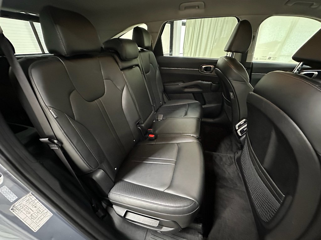 Used 2024 Kia Sorento S image 20