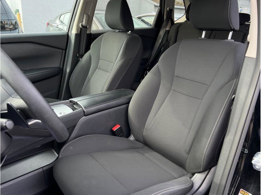 Used 2024 Nissan Rogue S image 8