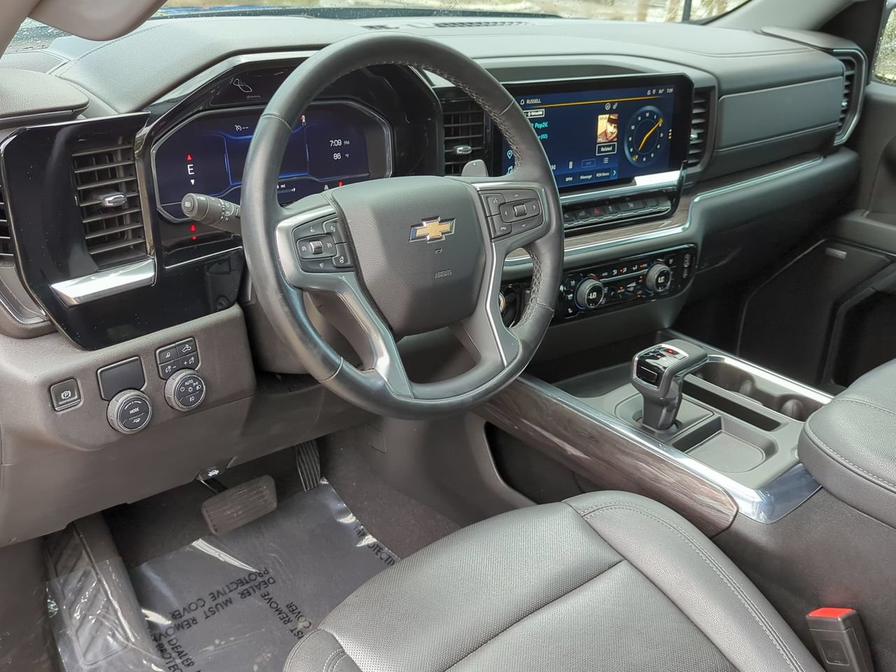 Certified 2024 Chevrolet Silverado 1500 LTZ w/ LTZ Convenience Package II RWD image 10
