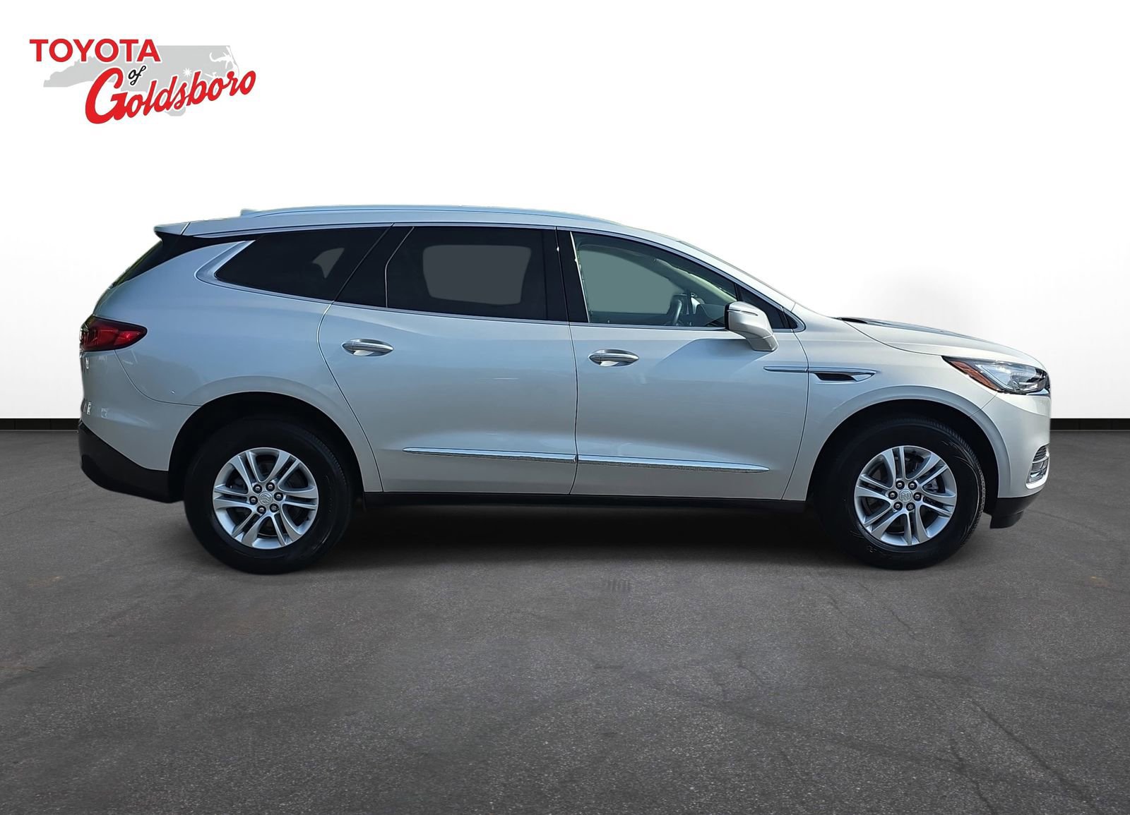 Used 2021 Buick Enclave Essence w/ Sound and Sites Package image 4