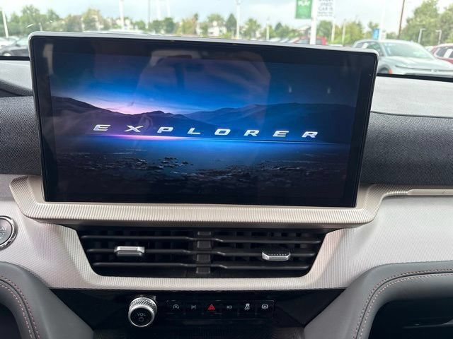 Used 2025 Ford Explorer Active w/ Active Comfort Package AWD/4WD image 15