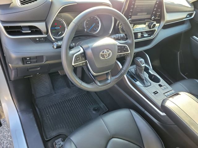 Used 2022 Toyota Highlander XLE image 22