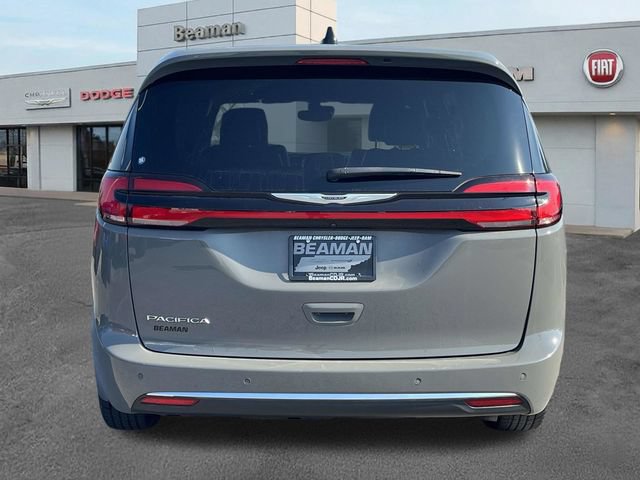 Used 2025 Chrysler Pacifica Select FWD image 6