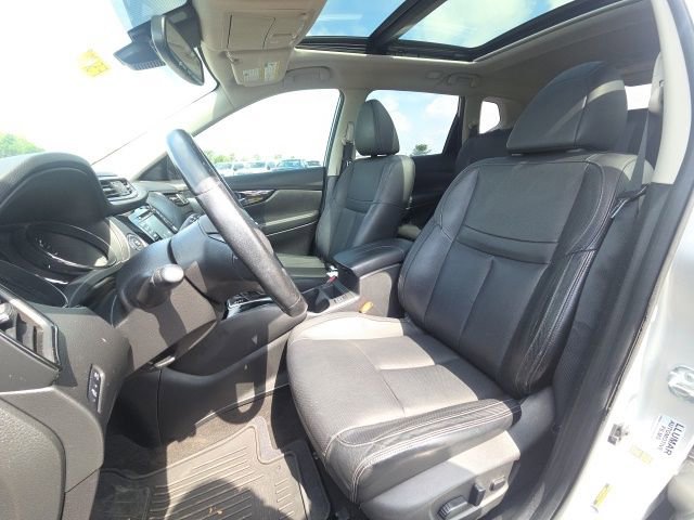 Used 2017 Nissan Rogue SL w/ SL Premium Package FWD image 26