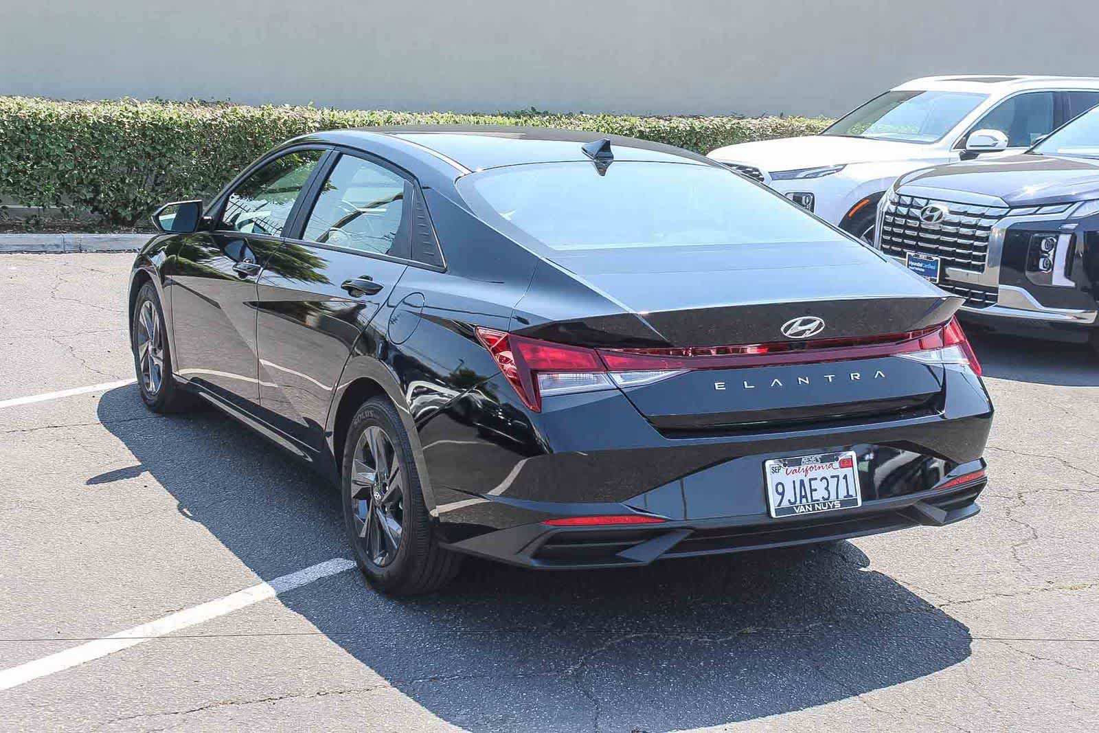 Used 2023 Hyundai Elantra SEL FWD image 7