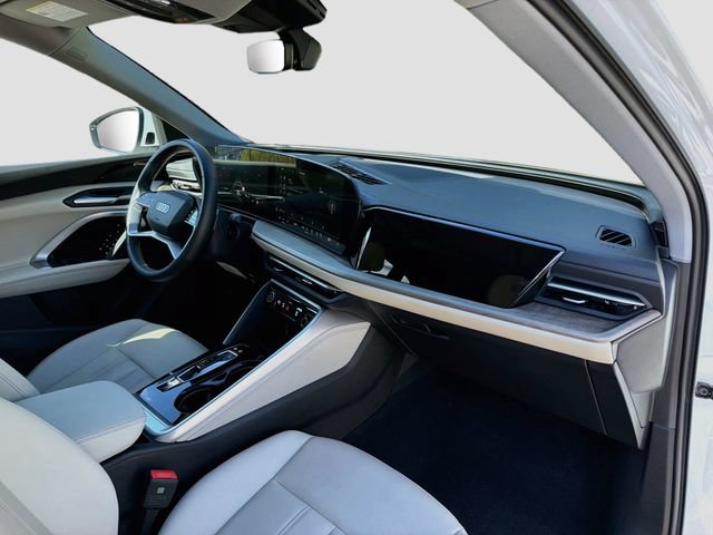Used 2025 Audi Q5 Premium w/ Convenience Package AWD/4WD image 15