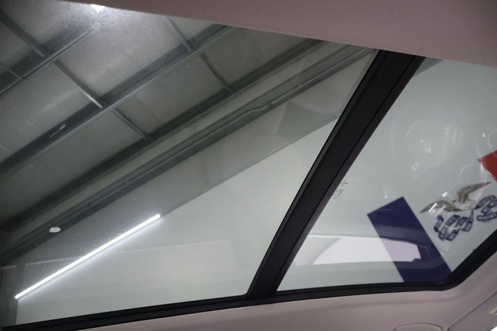 Used 2019 Volkswagen Tiguan SE w/ Panoramic Sunroof Package image 25