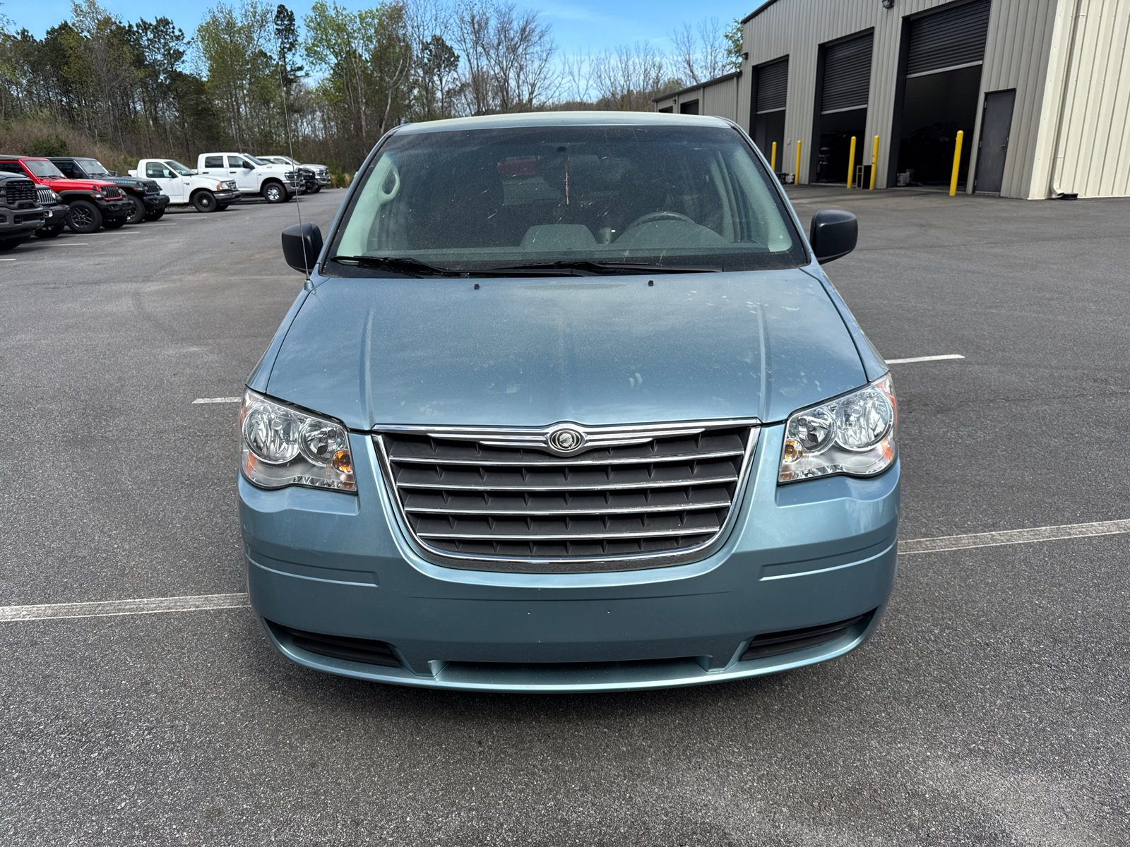 Used 2010 Chrysler Town & Country LX image 2