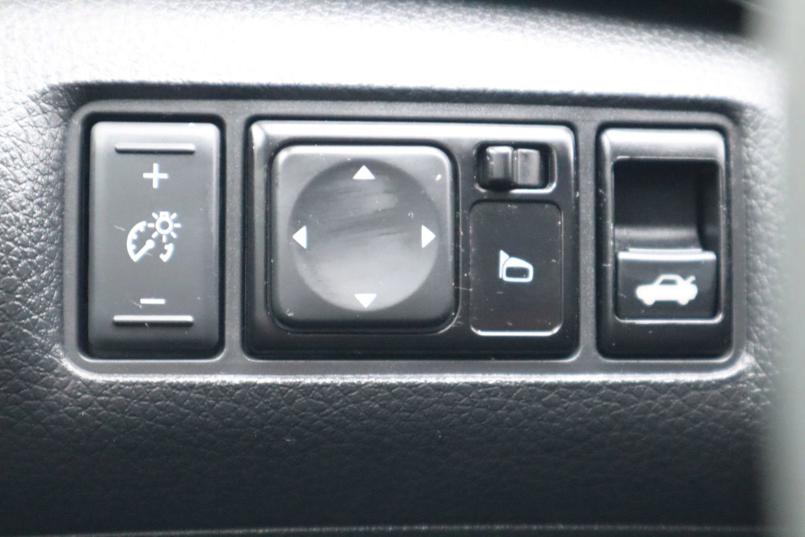 Used 2017 Nissan Sentra SV image 27