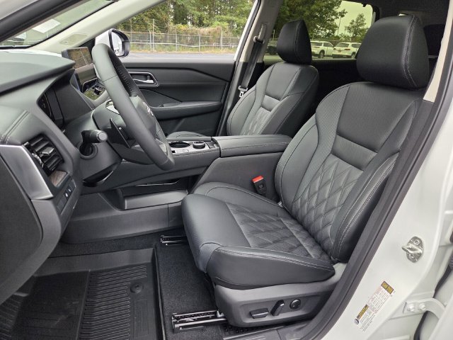 New 2026 Nissan Rogue Platinum AWD/4WD image 9