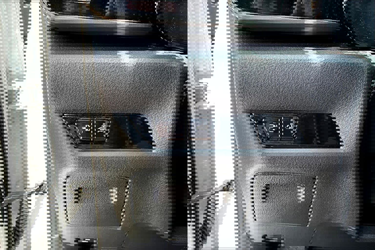 Used 2025 Lexus NX 250 FWD w/ Towing Package (2000 Lbs) image 33