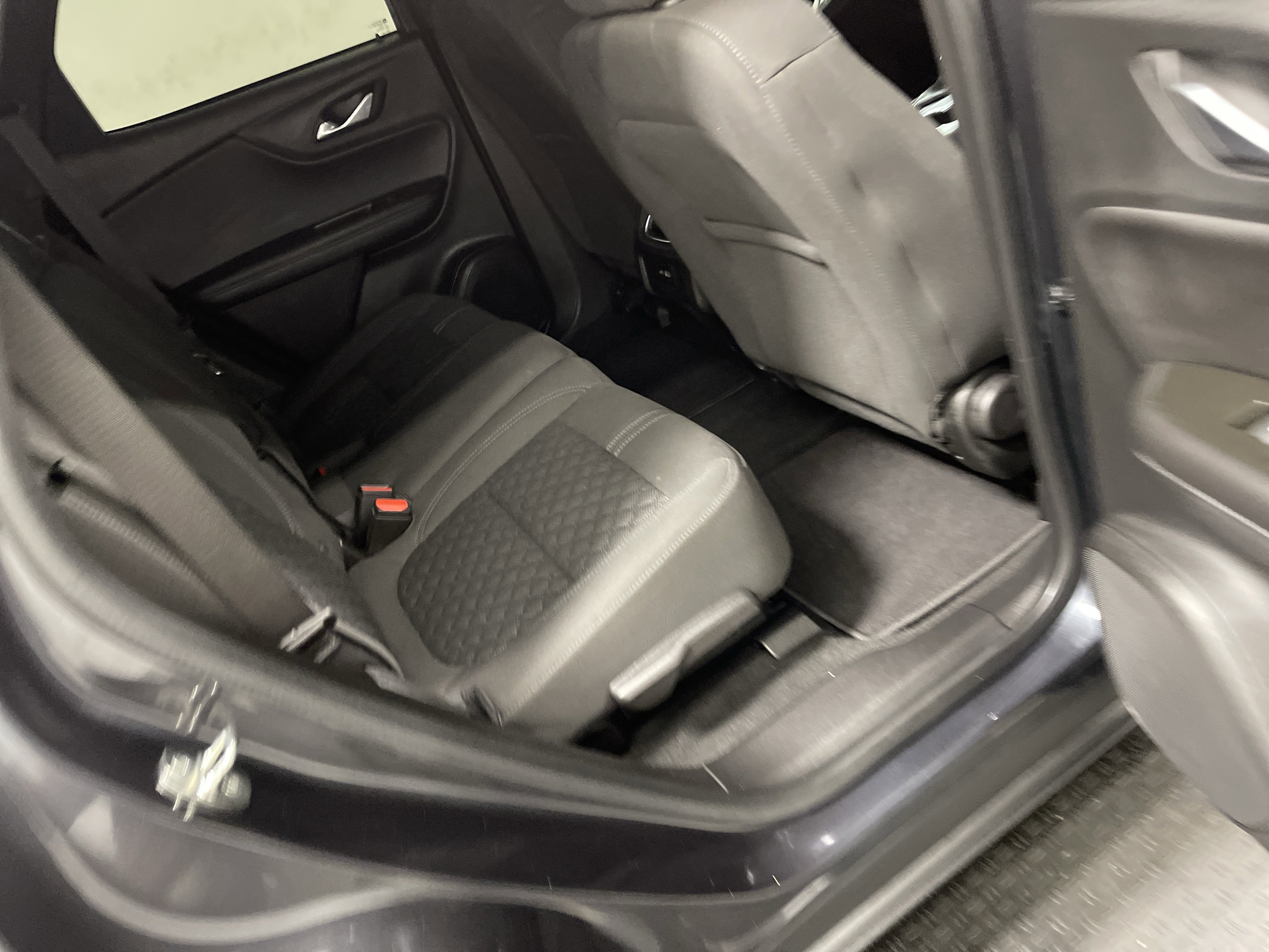 Used 2022 Chevrolet Blazer LT FWD image 22