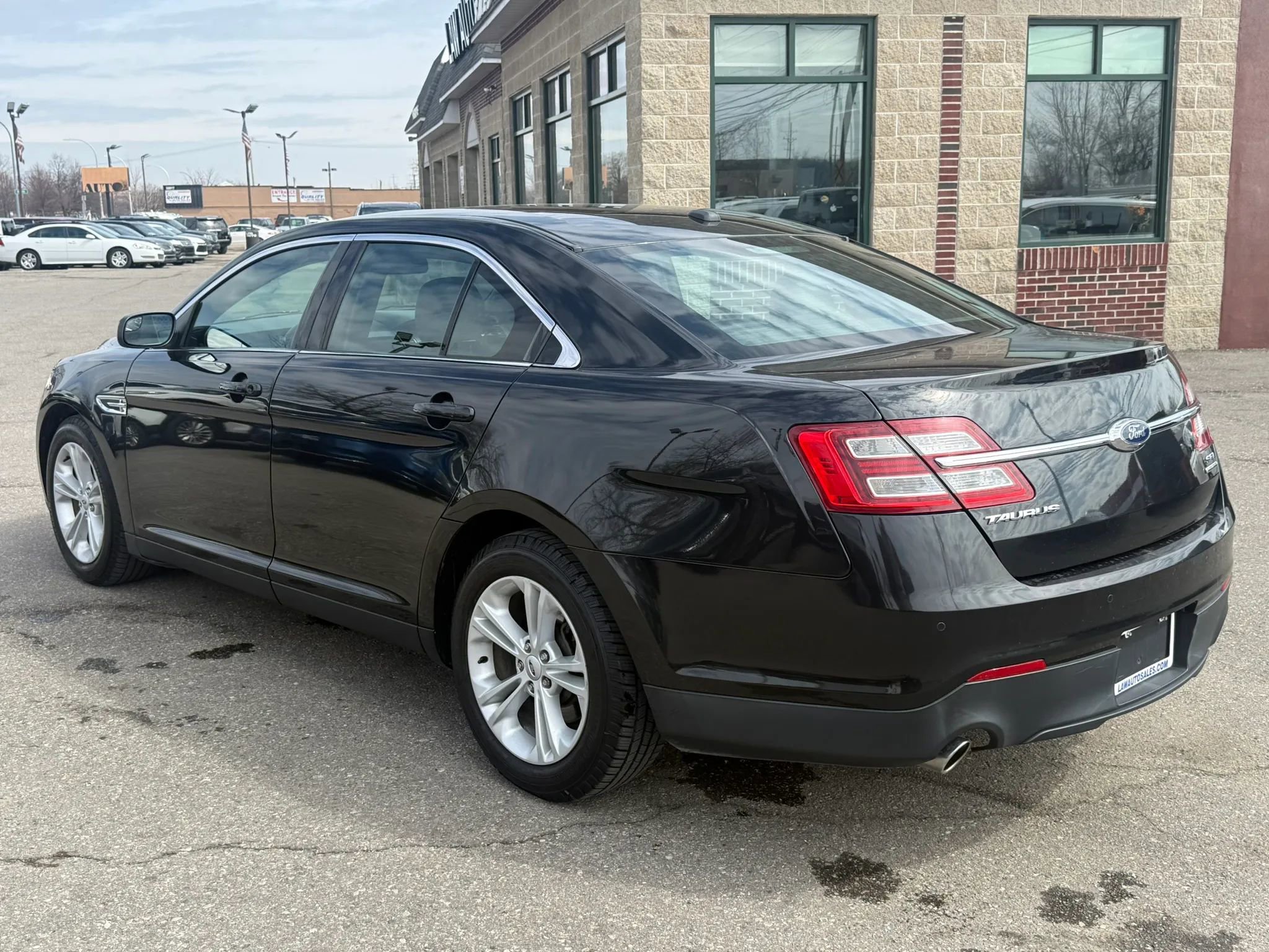 Used 2015 Ford Taurus SEL w/ Equipment Group 201A image 7