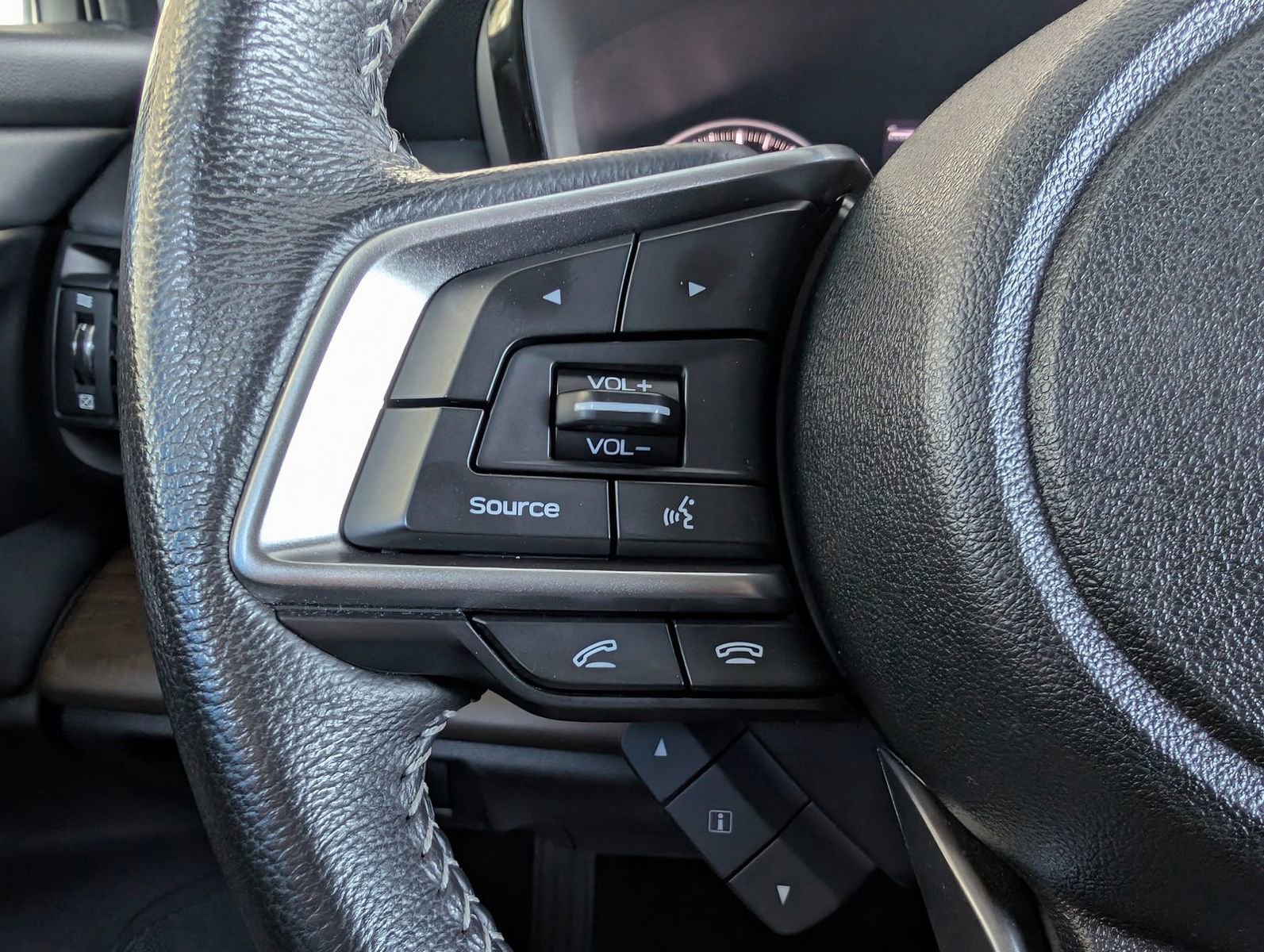 Used 2022 Subaru Outback Premium image 12