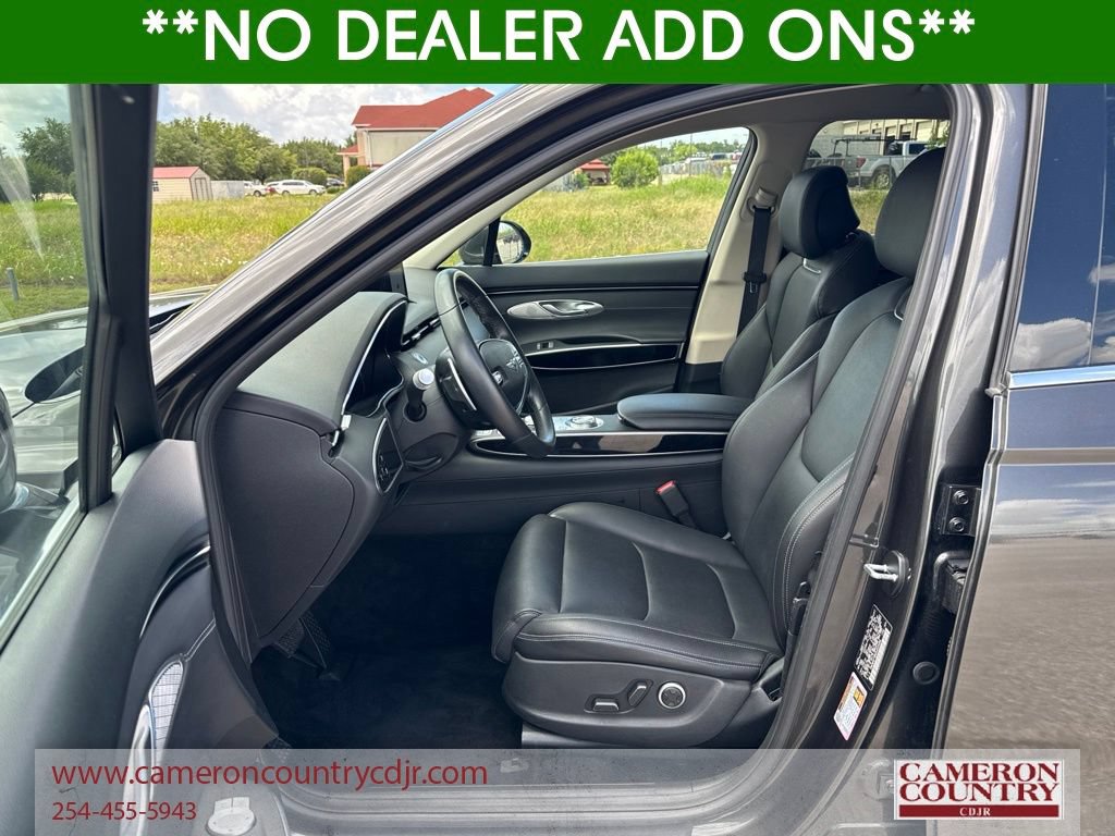 Used 2025 Genesis GV70 2.5T AWD/4WD image 12