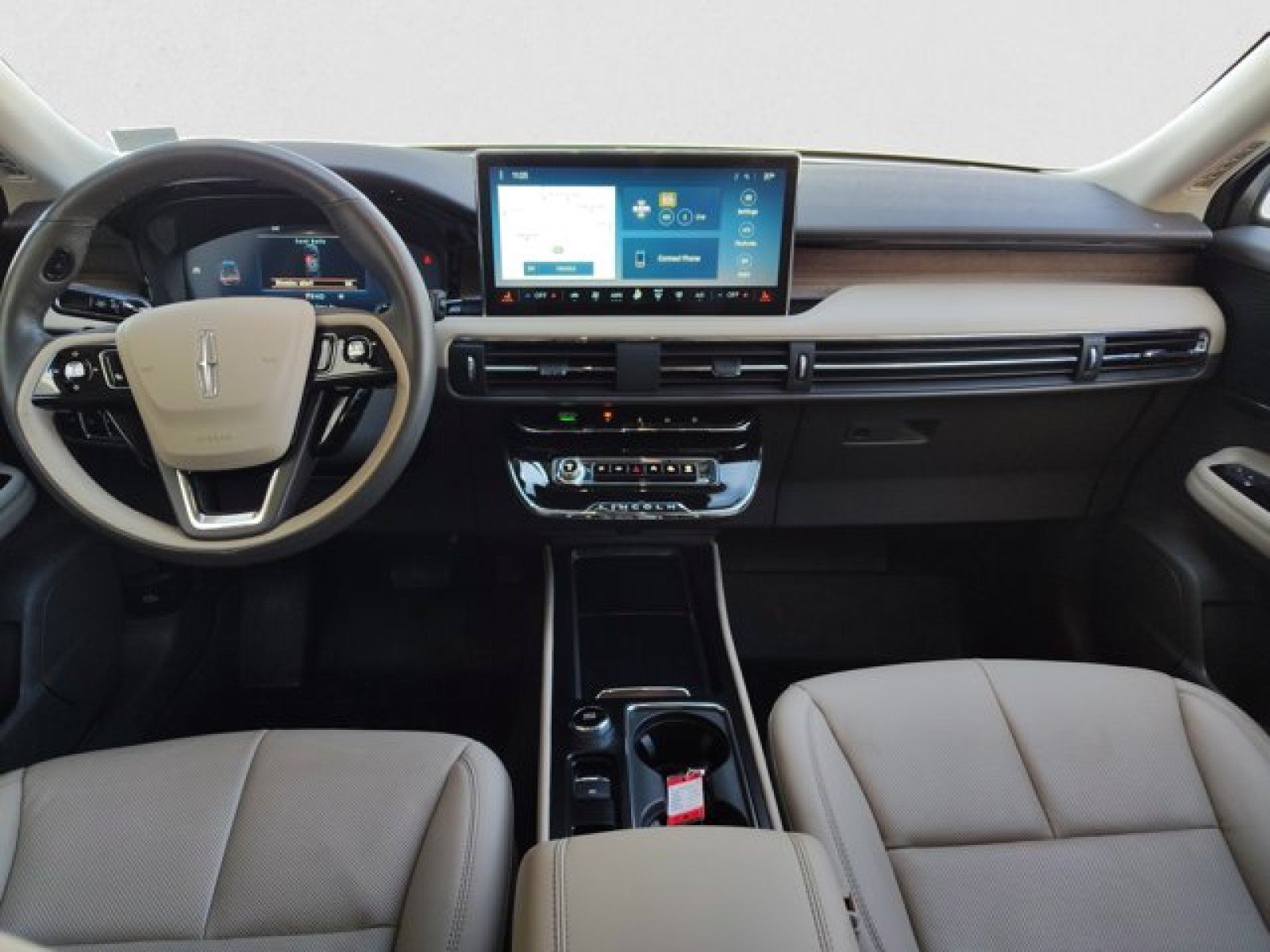 Used 2023 Lincoln Corsair Reserve w/ Rear Removable Package Tray AWD/4WD image 12