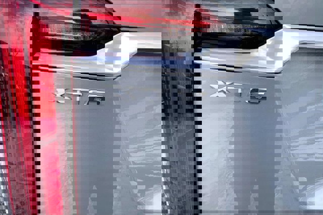 Used 2025 Cadillac XT6 Premium Luxury image 7