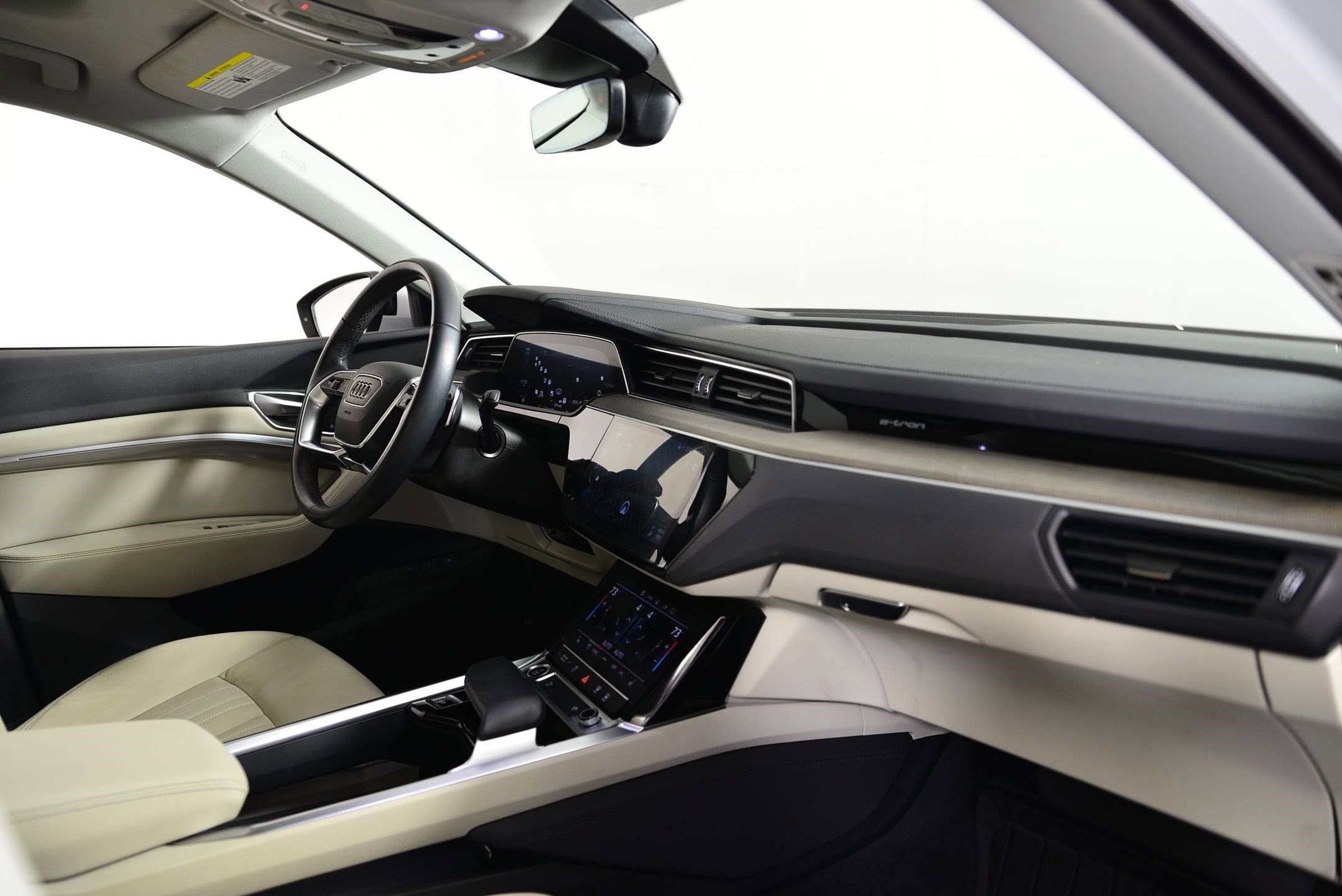 Certified 2024 Audi Q8 e-tron Premium image 18