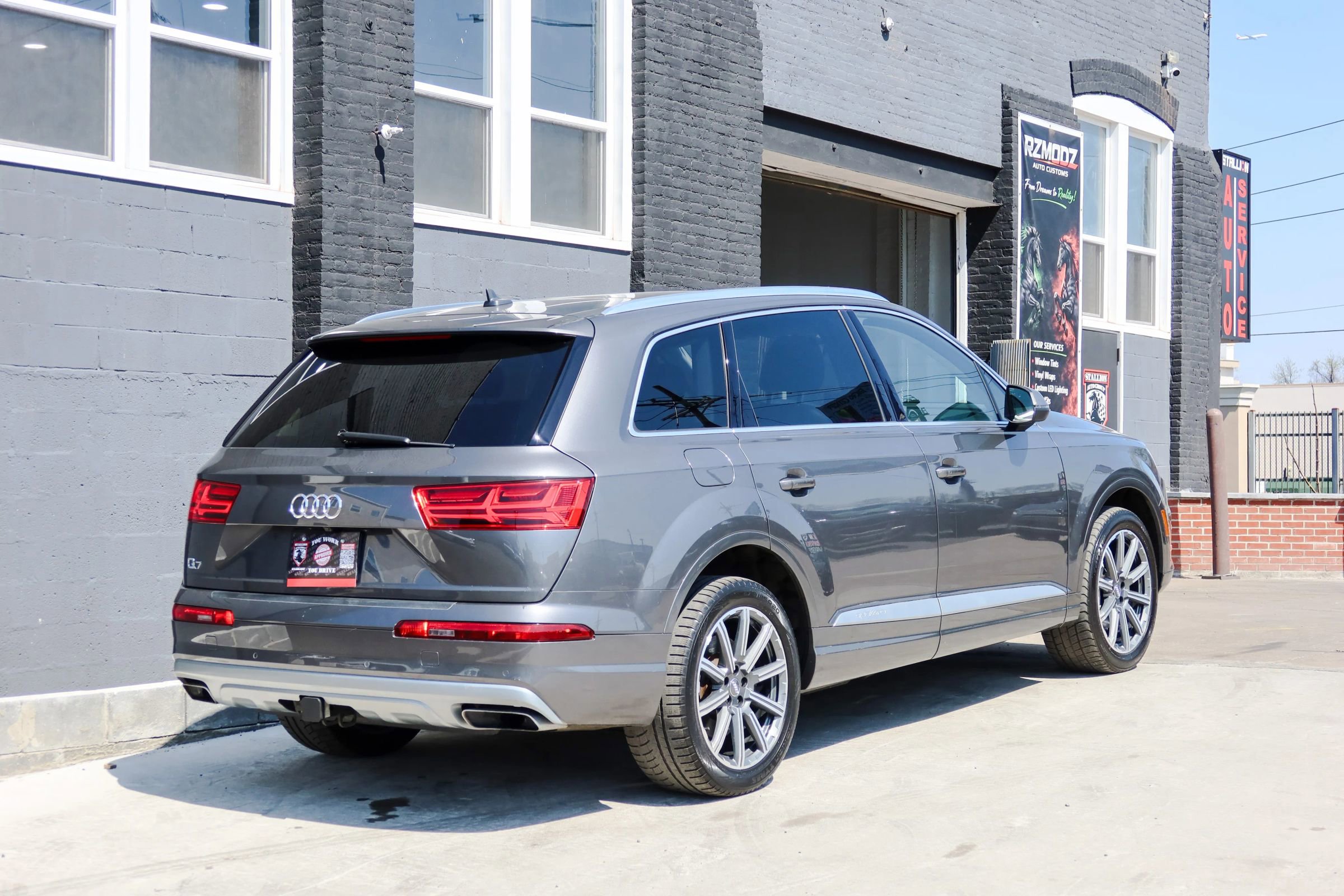 Used 2019 Audi Q7 3.0T Premium Plus w/ Premium Plus Package AWD/4WD image 4