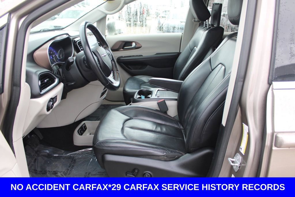 Used 2018 Chrysler Pacifica Touring-L Plus image 14