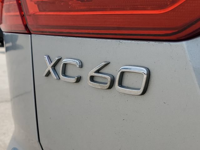 Used 2018 Volvo XC60 T6 Momentum w/ Convenience Package AWD/4WD image 6