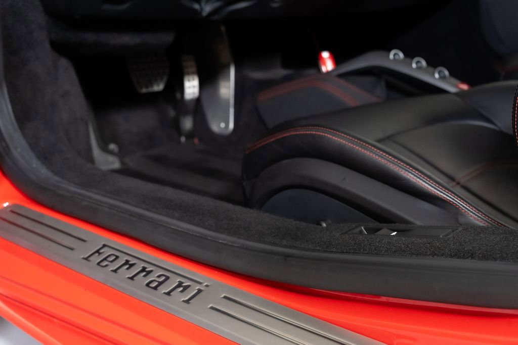 Used 2017 Ferrari 488 GTB RWD image 25