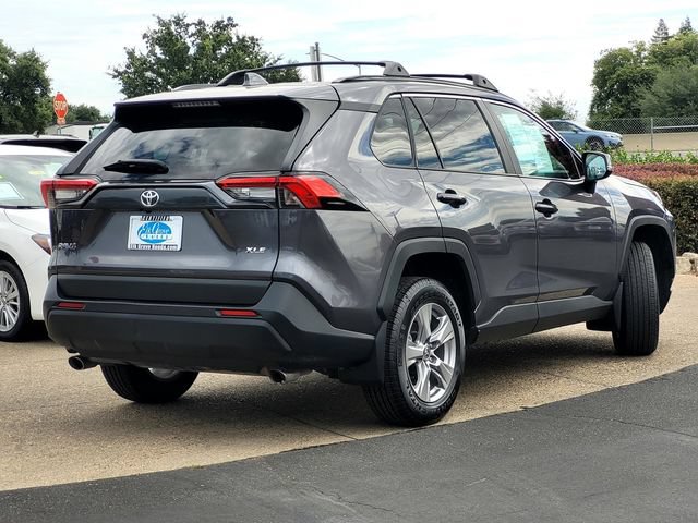 Used 2024 Toyota RAV4 XLE w/ Convenience Package FWD image 4