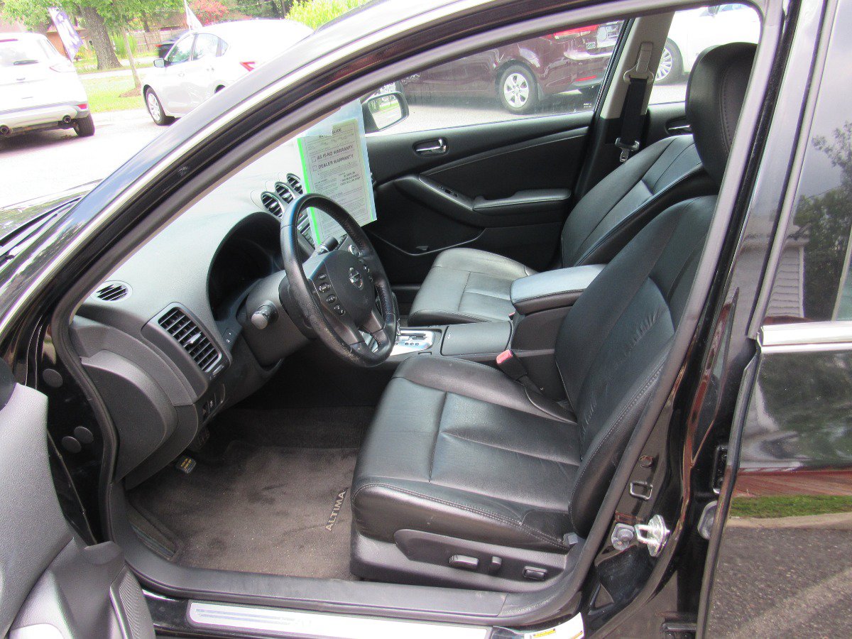 Used 2012 Nissan Altima 3.5 SR w/ Sport Pkg FWD image 7