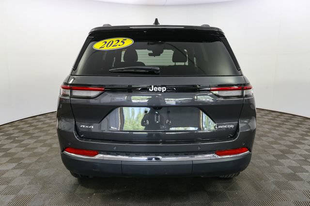 Used 2025 Jeep Grand Cherokee Laredo X w/ Luxury Tech Group I AWD/4WD image 9