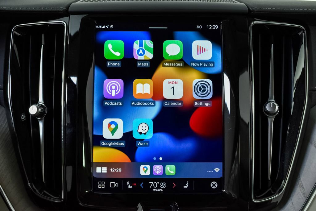 Certified 2023 Volvo XC60 B5 Ultimate w/ Protection Package Premier image 18