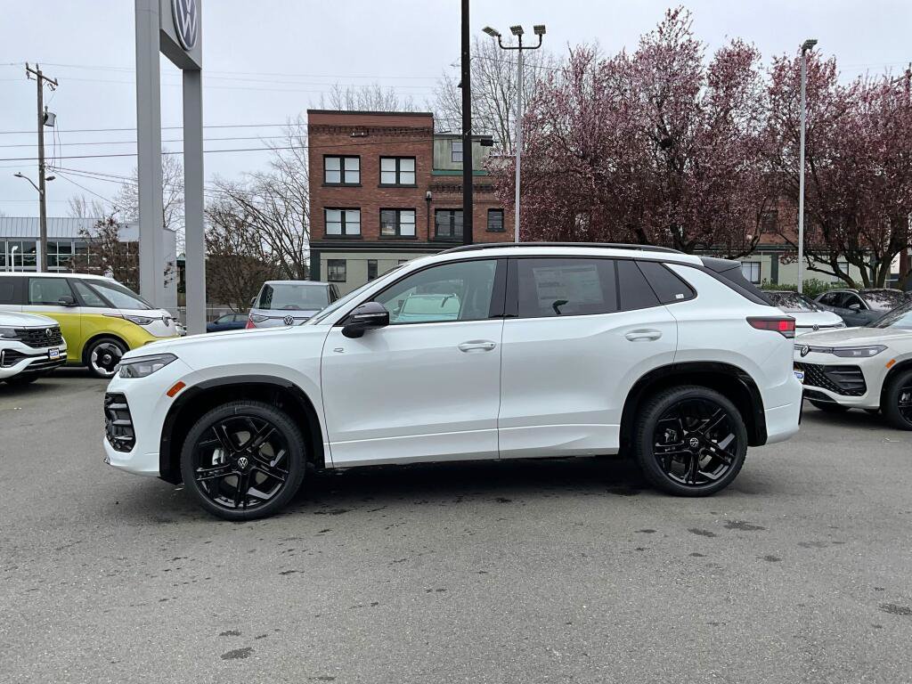 New 2026 Volkswagen Tiguan SE R-Line AWD/4WD image 5