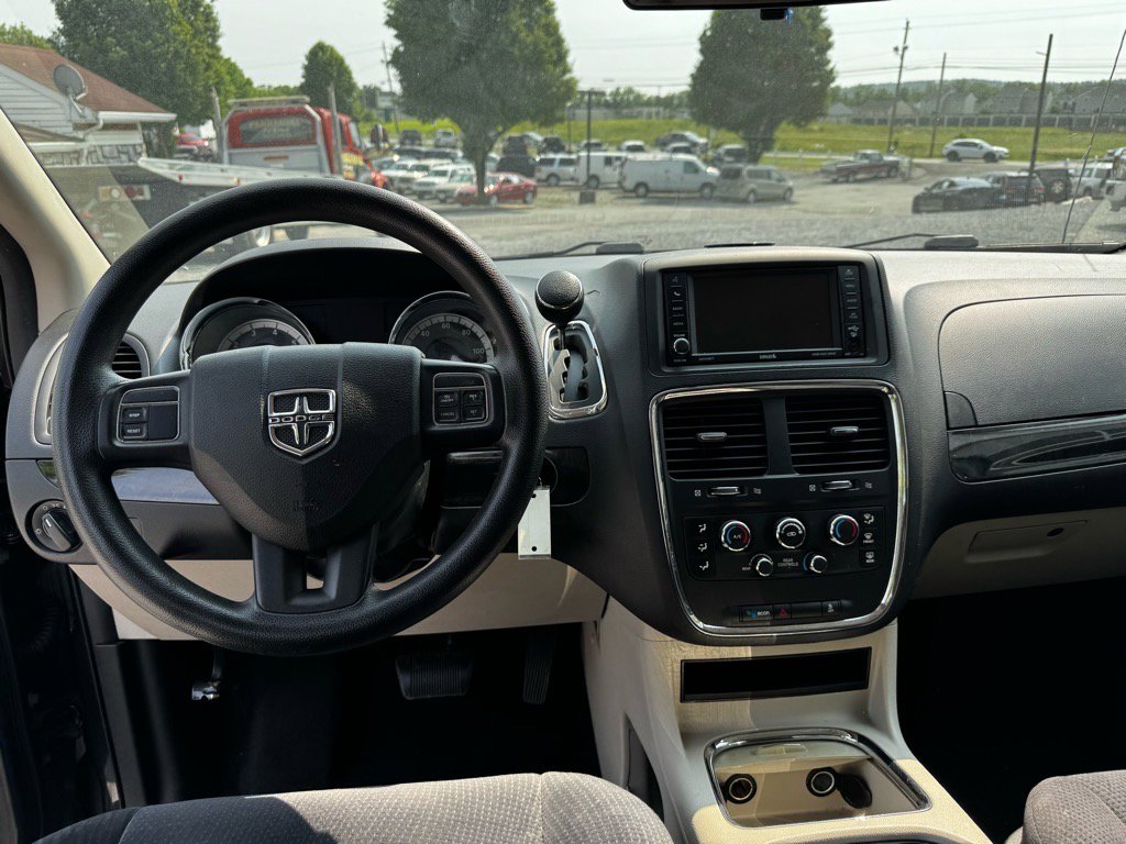 Used 2014 Dodge Grand Caravan SXT w/ Security Group image 13