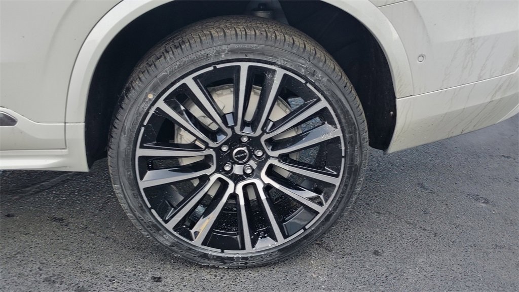 New 2026 Volvo XC40 B5 Plus w/ Climate Package image 34