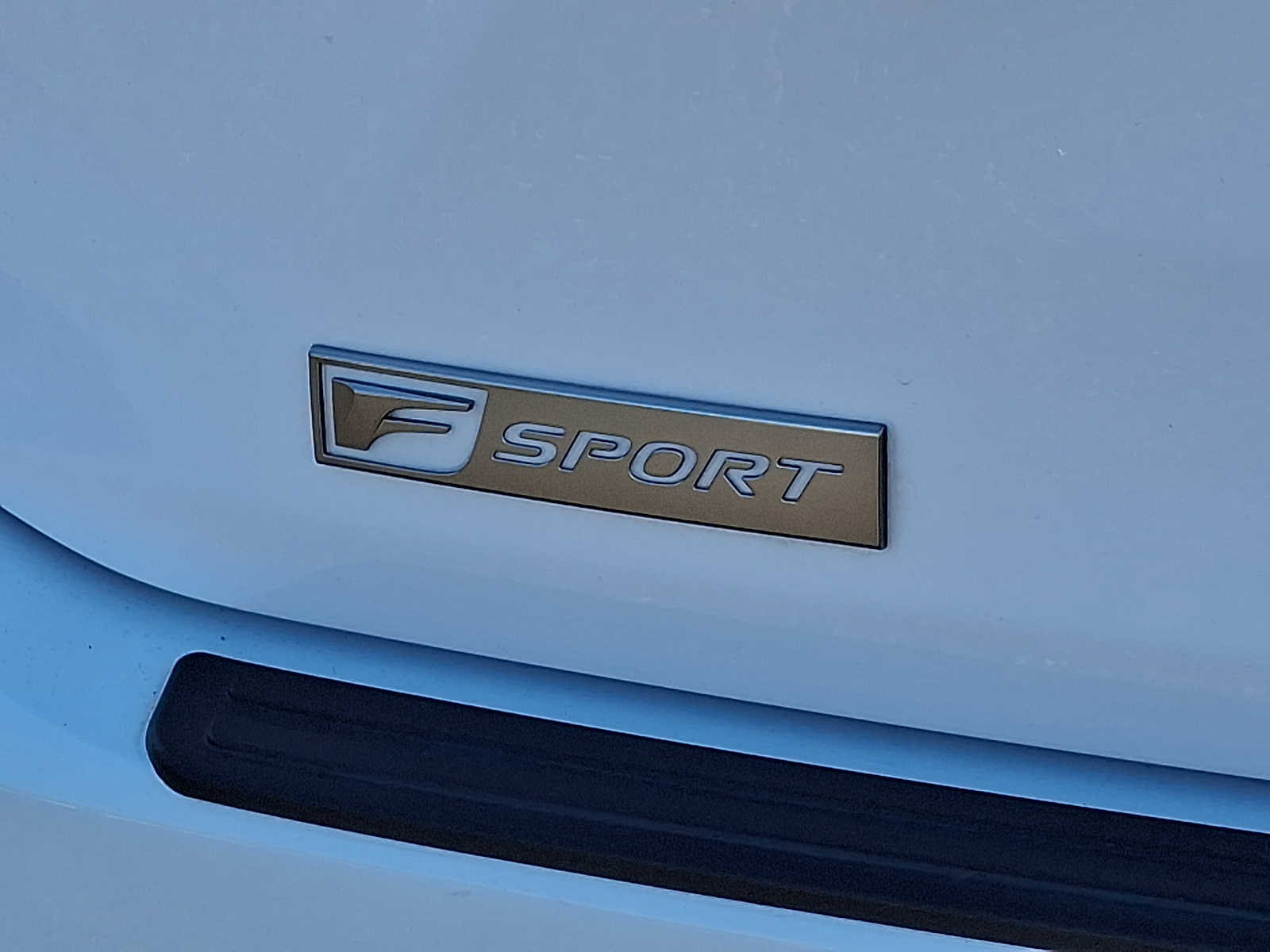 Used 2022 Lexus RX 450h F Sport w/ Accessory Package AWD/4WD image 29