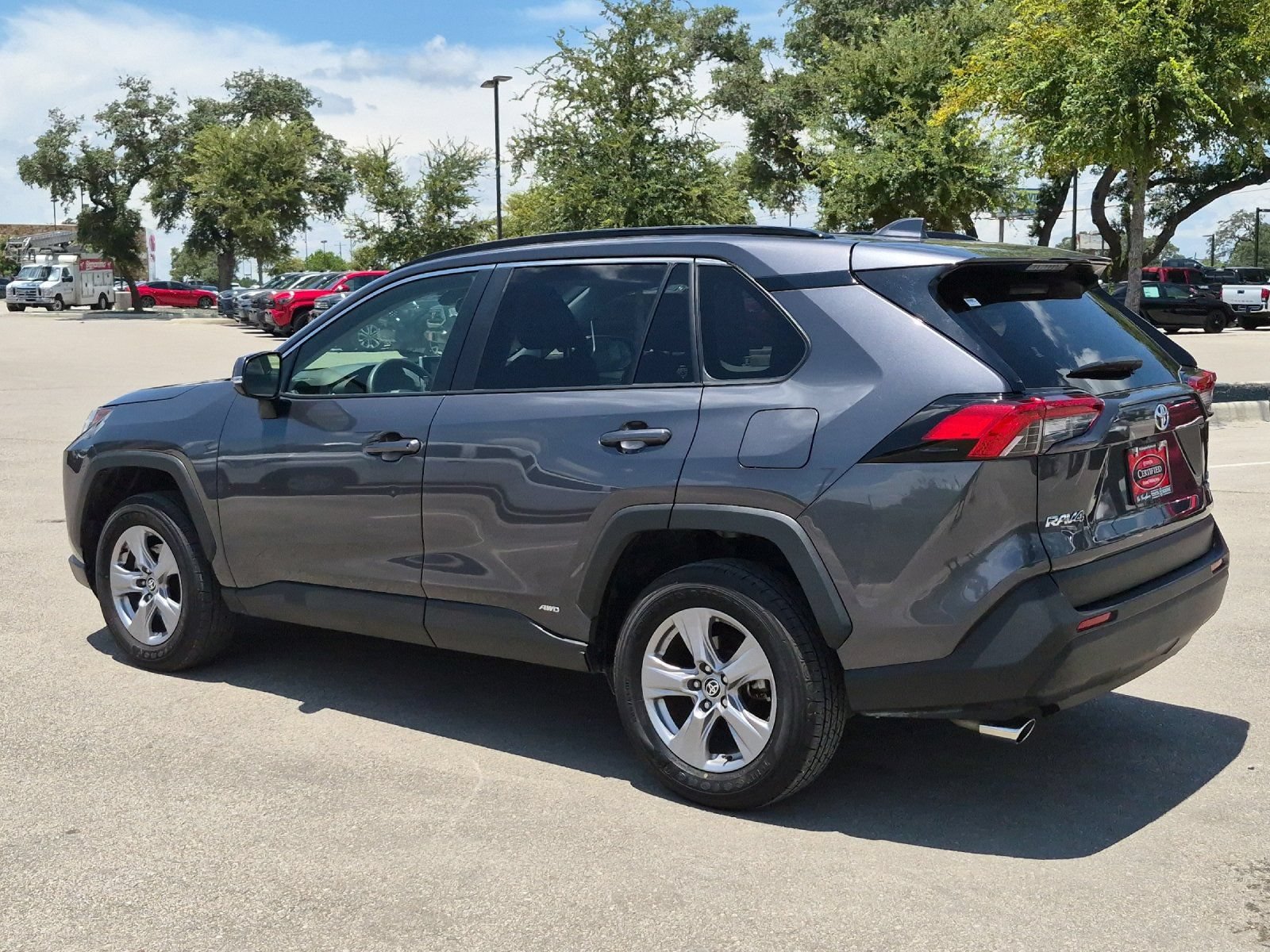 Used 2025 Toyota RAV4 XLE AWD/4WD image 3