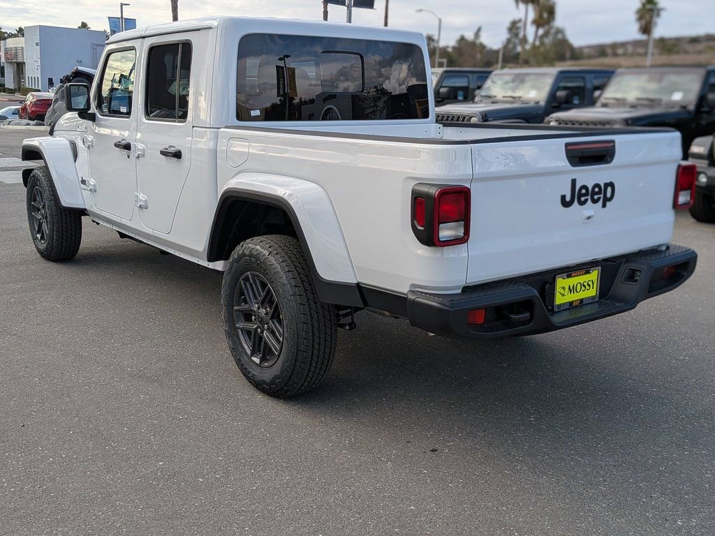 New 2026 Jeep Gladiator Sport AWD/4WD image 7