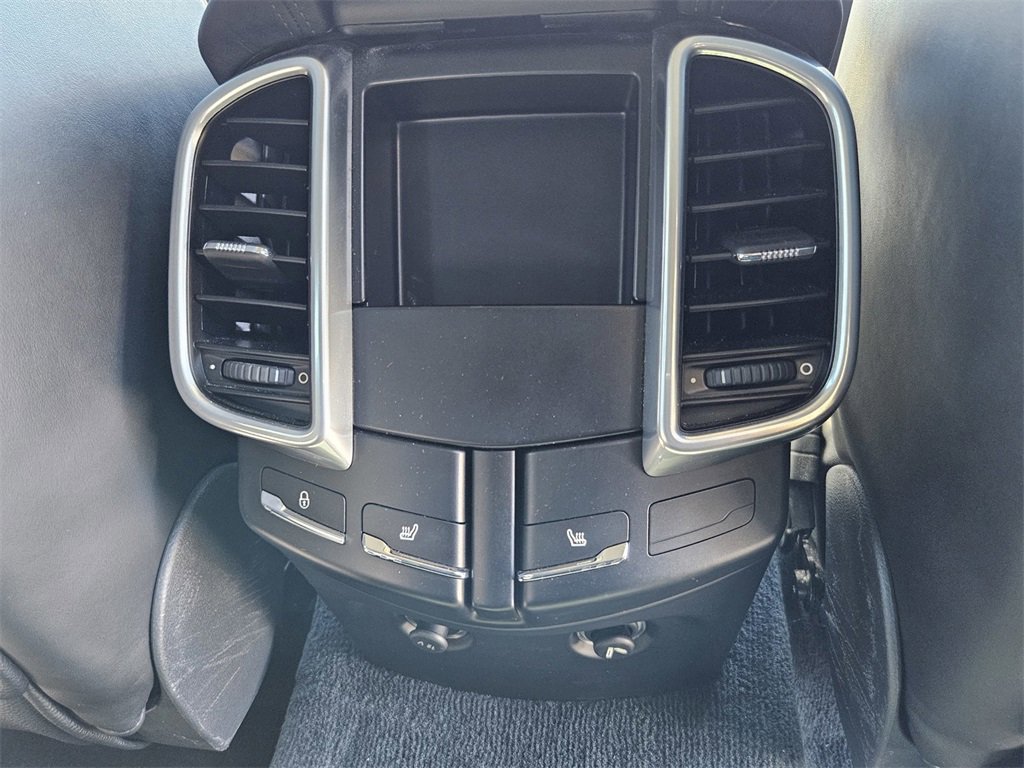 Used 2016 Porsche Cayenne Turbo image 36