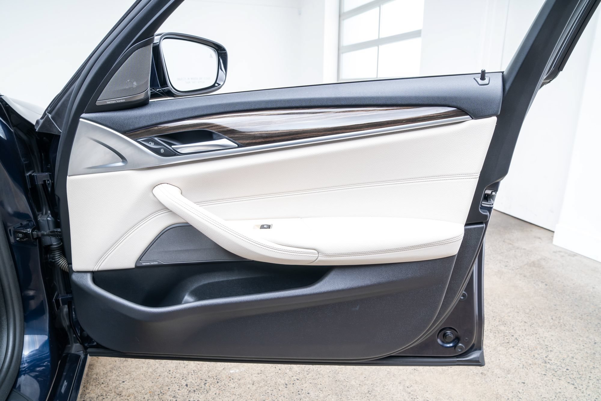 Used 2019 BMW 530i RWD image 25