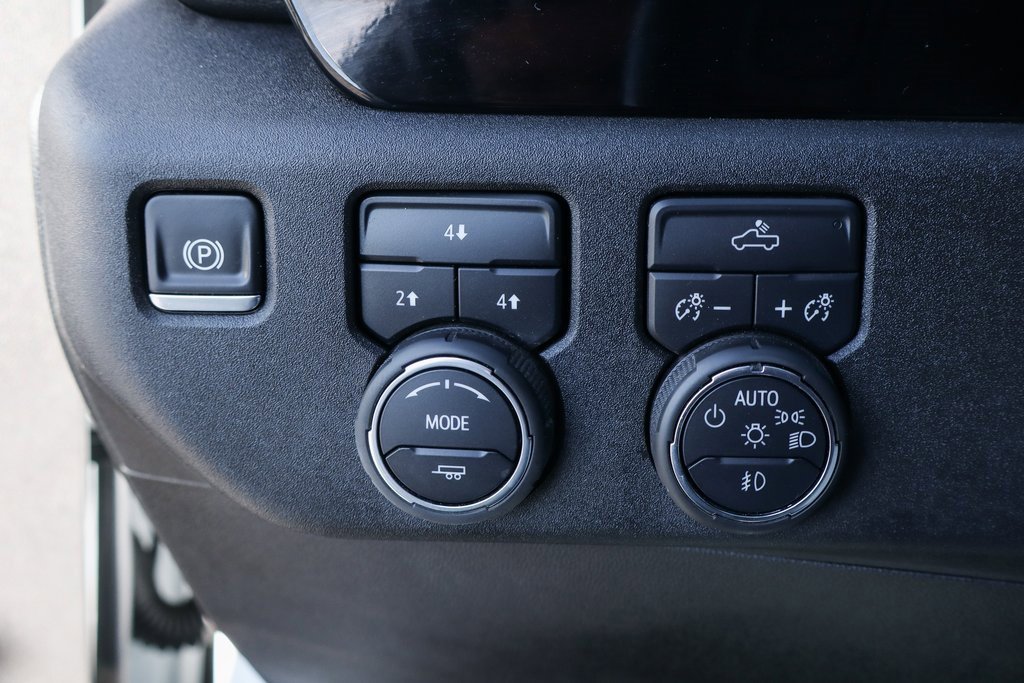 Used 2025 Chevrolet Silverado 3500 LT w/ Convenience Package image 22