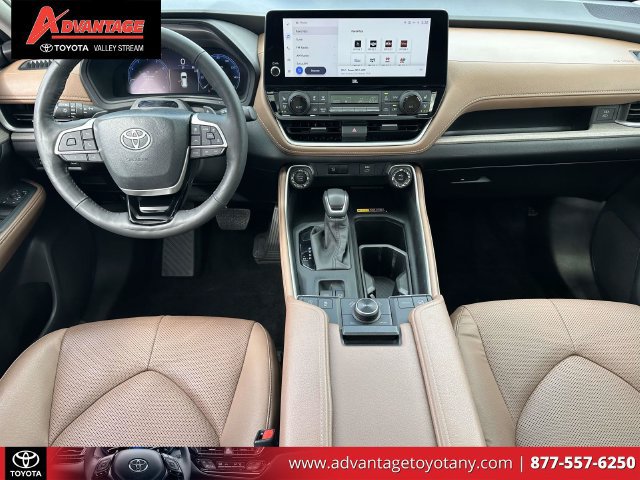 Used 2024 Toyota Grand Highlander AWD image 18