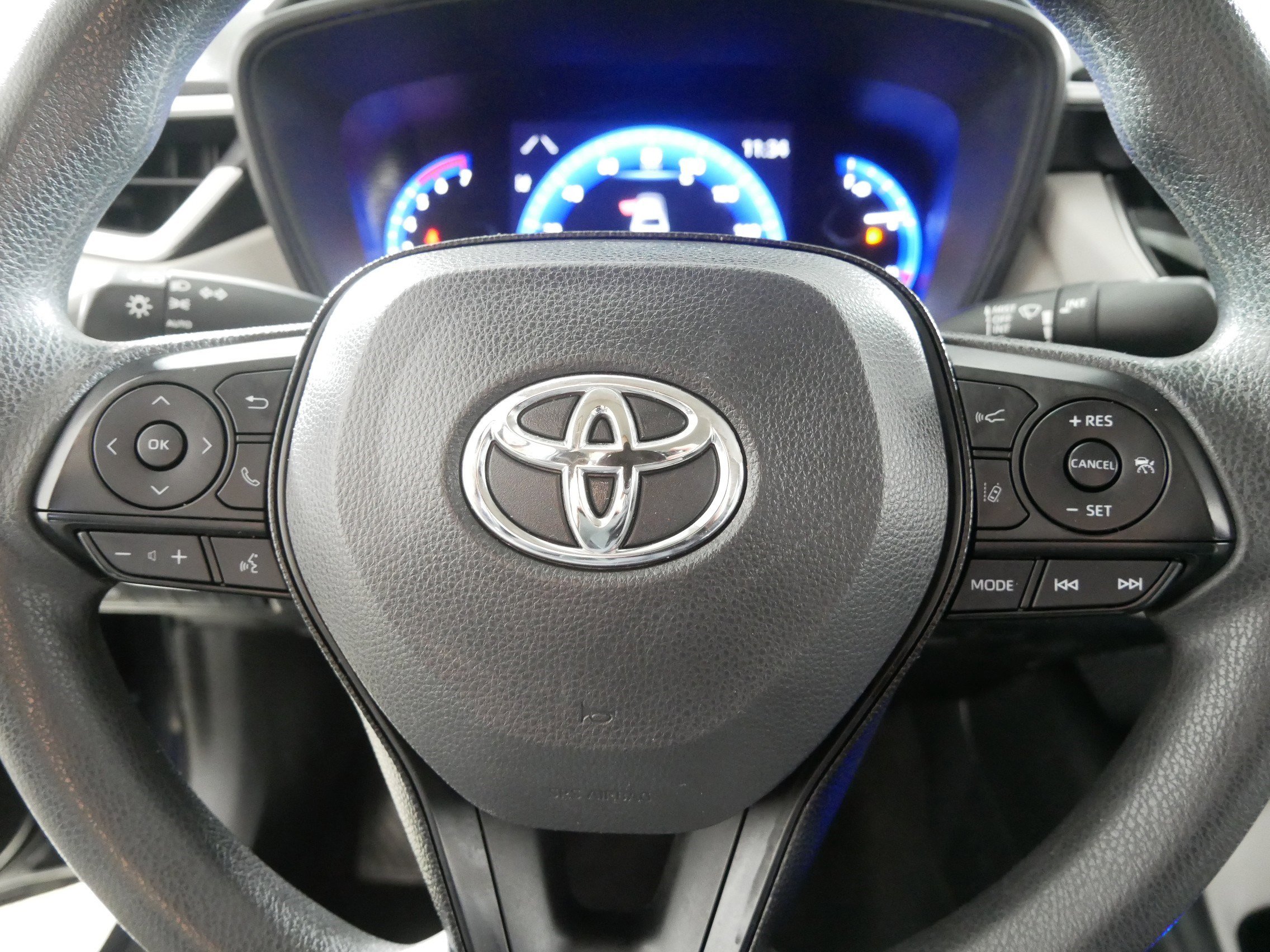 Used 2020 Toyota Corolla LE image 25