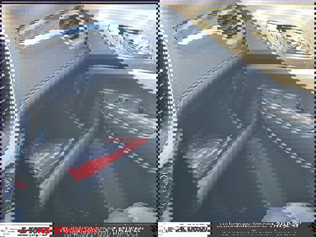 Used 2018 GMC Acadia SLT w/ LPO, Floor Liner Package image 33