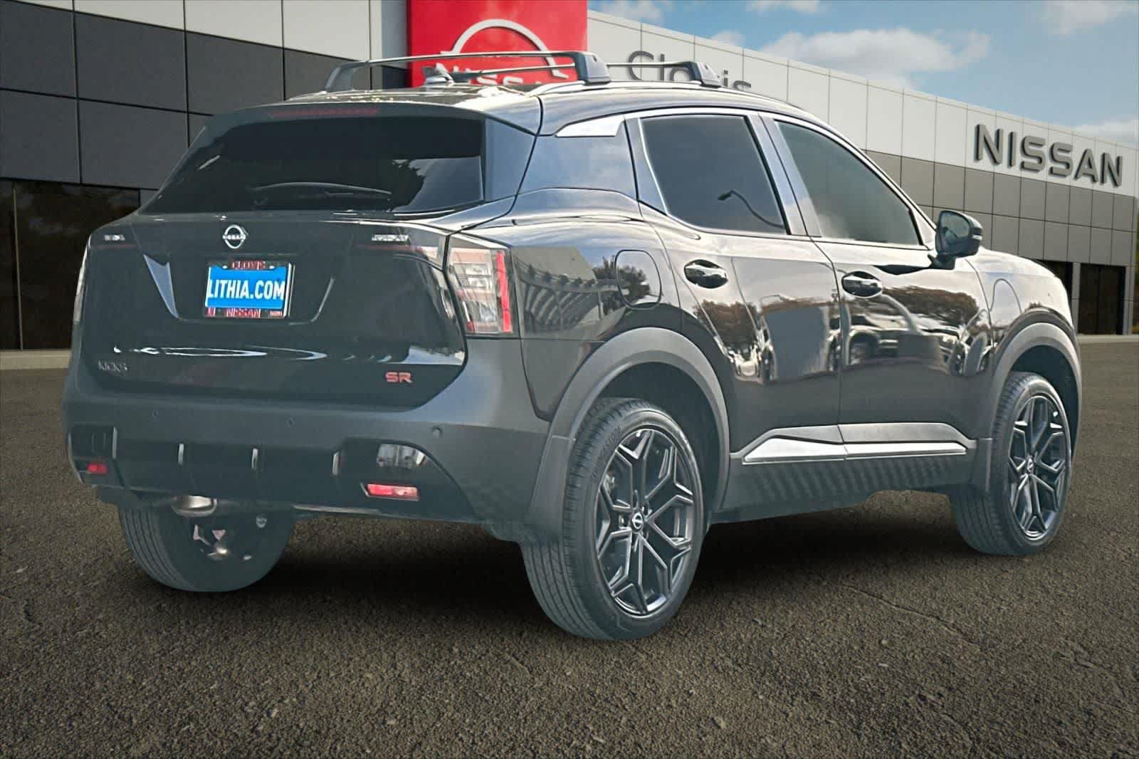 New 2026 Nissan Kicks SR w/ Illumination Package FWD image 3